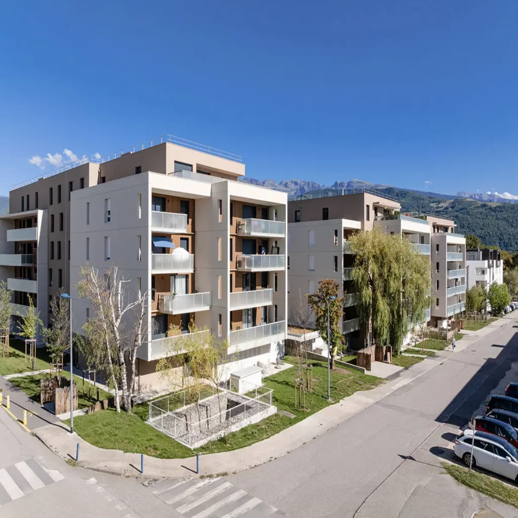 photo immobilière aérienne à l'aide d'un drone